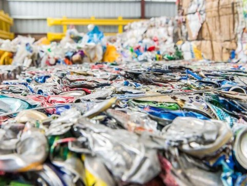bales of crushed aluminum cans