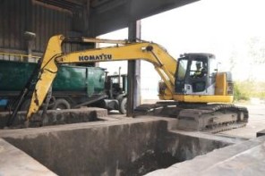 crane digging a hole 